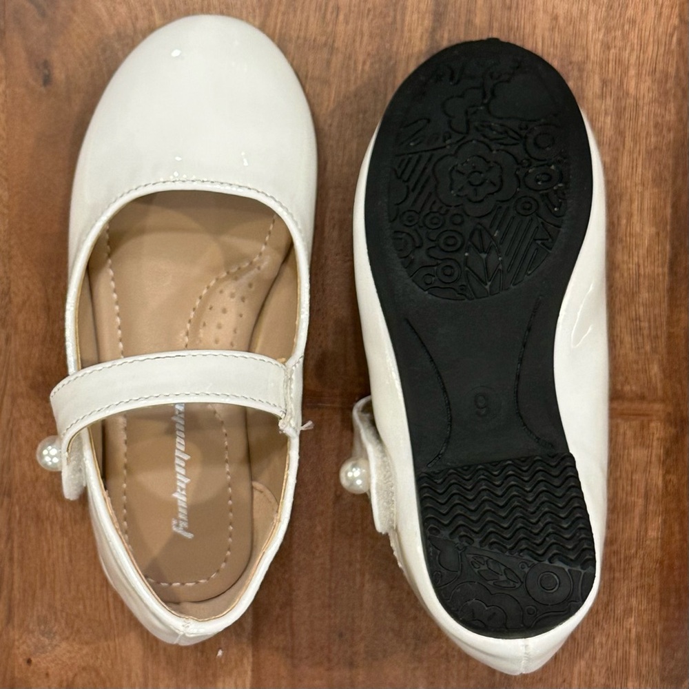 Funky Monkey White Patent Leather Mary Jane Velcro Strap Pearl Accent size 9